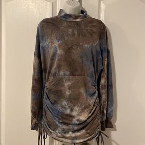 Tie dye top, kind of new. Interior tags removed